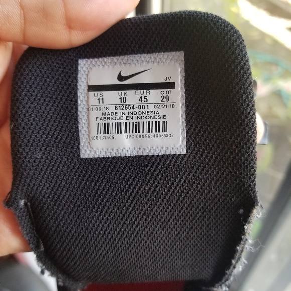 Nike Tanjun Athletic Shoe - Picture 3 of 3